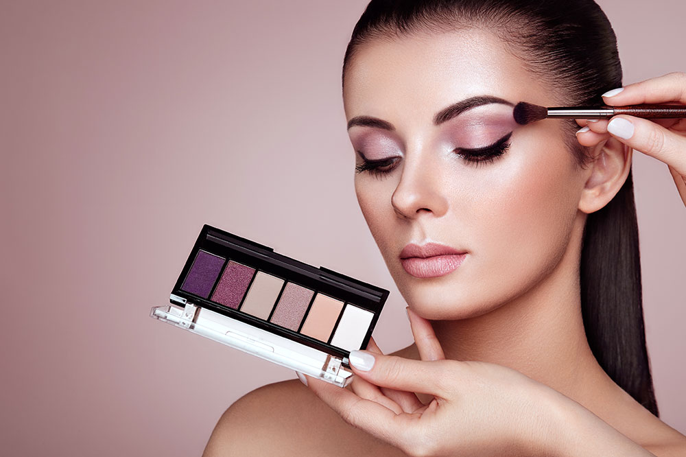 7 Popular Eyeshadow Palettes for Everyone