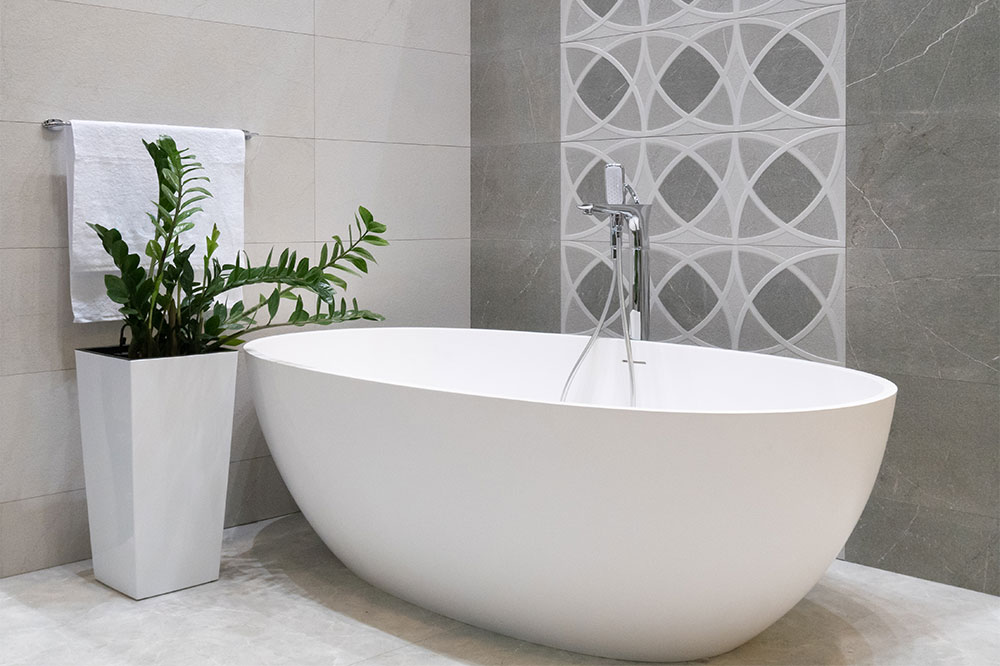 6 Popular Bathtubs for Small Bathrooms